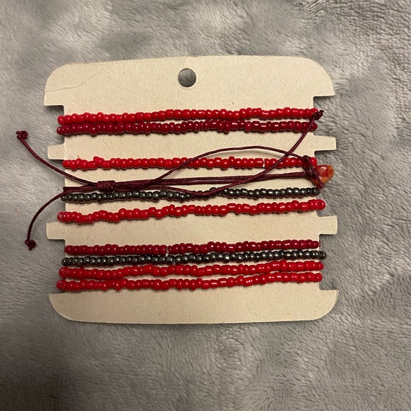Red bracelets - Picture 2 of 2